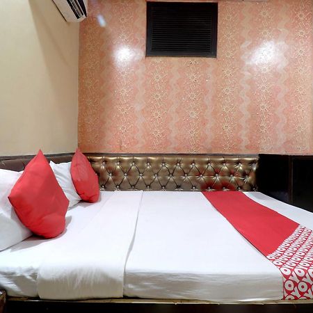 Oyo Flagship 81569 The Red Rose Inn New Delhi Extérieur photo