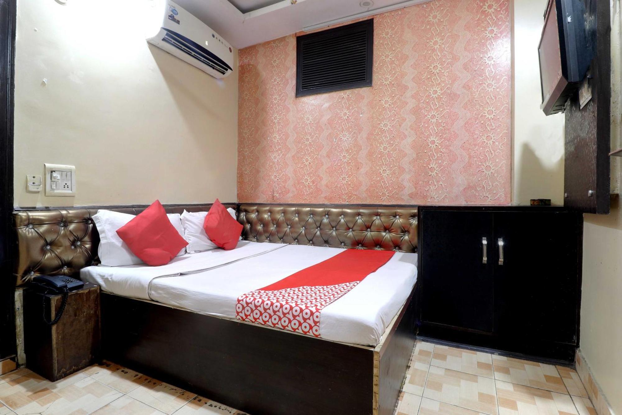 Oyo Flagship 81569 The Red Rose Inn New Delhi Extérieur photo